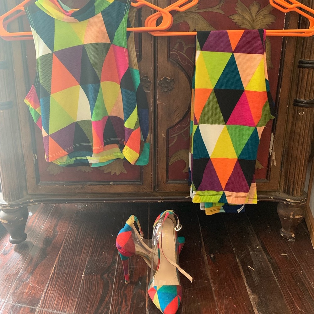 2 Triangle Pattern SkinTight two piece w/crop tops